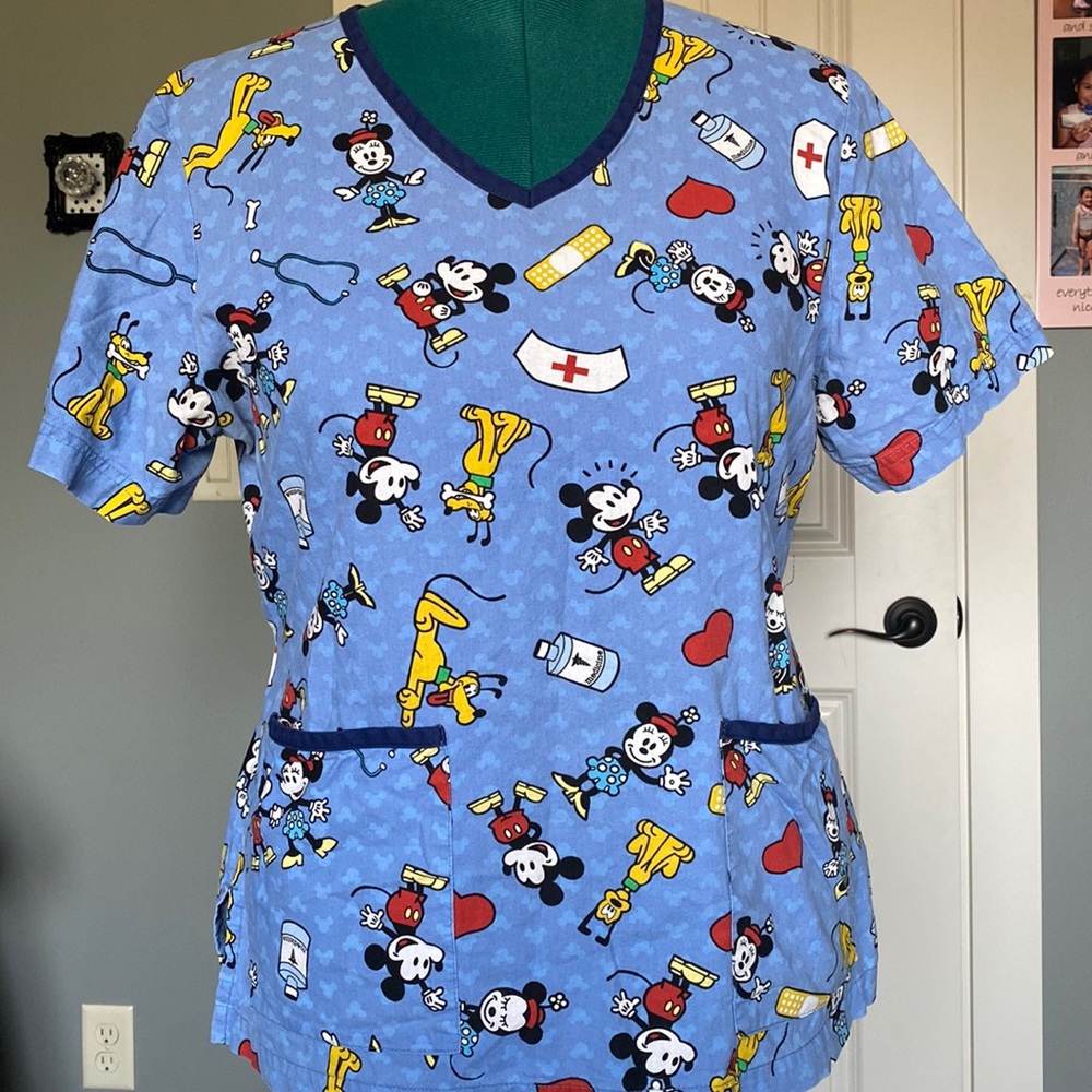 Mickey & Minny Mouse Scrub Top Size Large